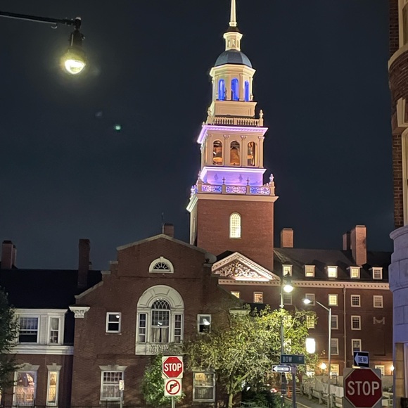 Meet your Posher, Lora - Picture 4 of 4